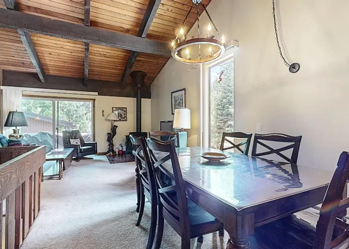2 Bedroom Condos At Mammoth Estates - Near Mammoth Village!